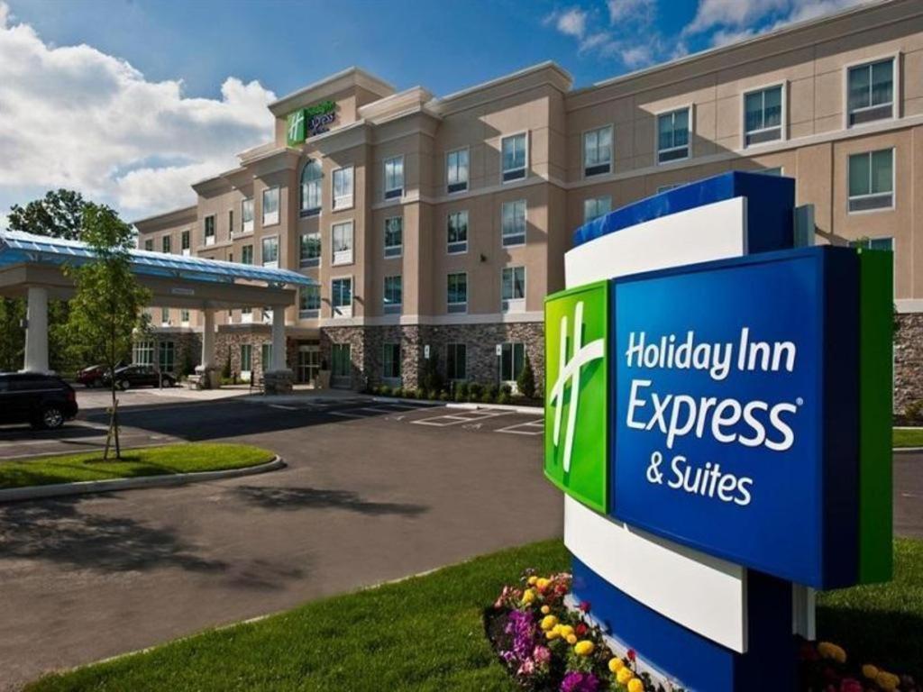 Holiday Inn Express Hotel & Suites Columbus By Ihg Bagian luar foto
