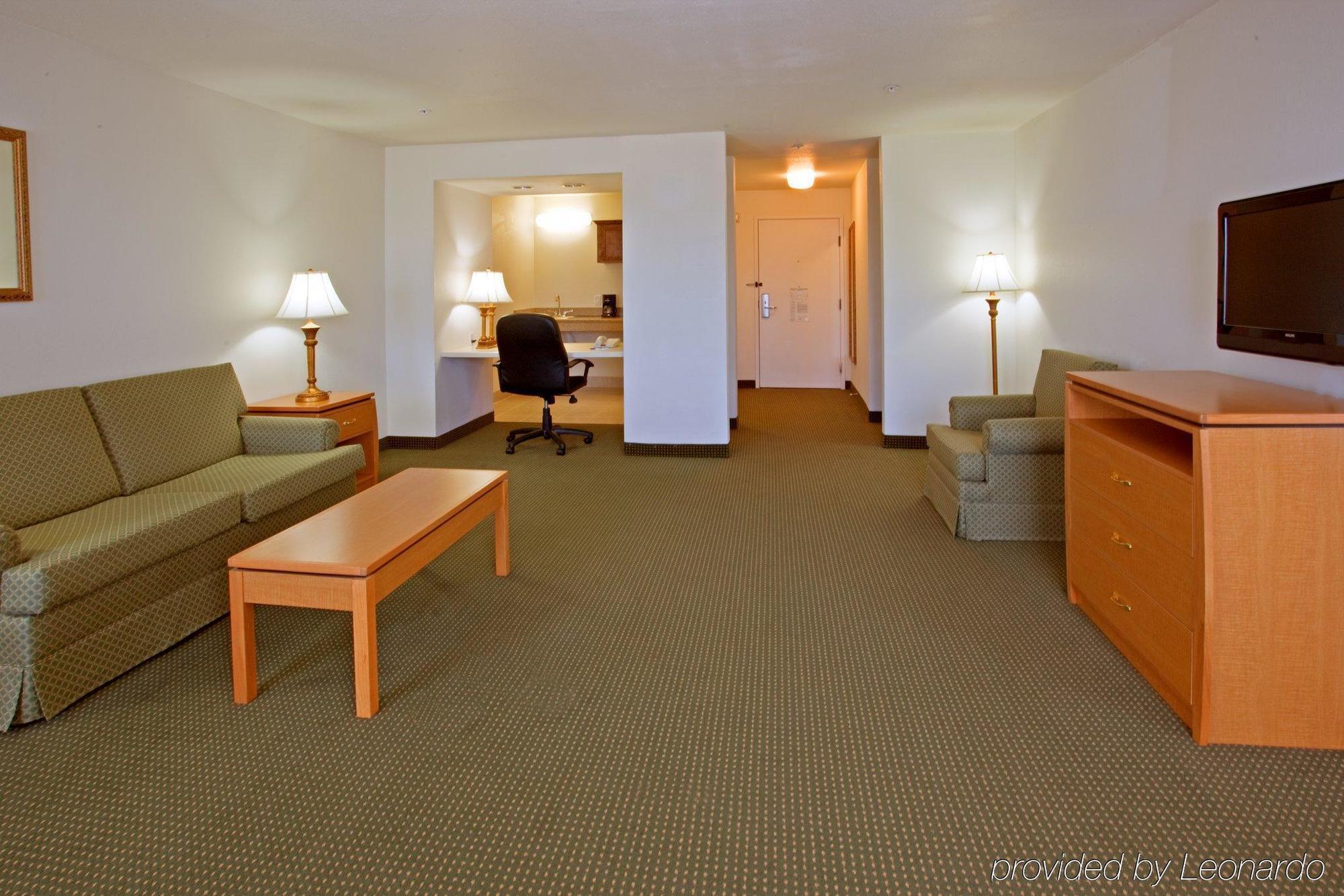 Holiday Inn Express Hotel & Suites Columbus By Ihg Ruang foto