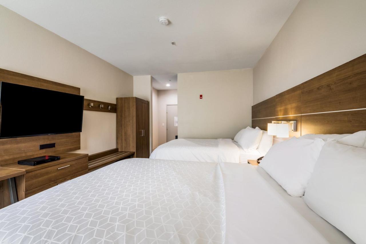 Holiday Inn Express Hotel & Suites Columbus By Ihg Bagian luar foto